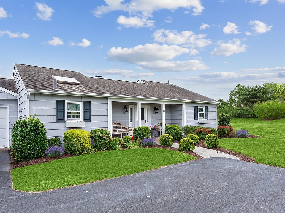 1st image of 14 Saint Andrews Cir