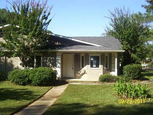 4th image of 2804 Briar Hill Ln SE #B