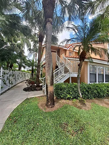 15581 SW 104th Ter Photo 1