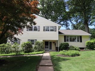 4 Arlington Dr, Denville, NJ 07834