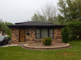 127 N Rebecca St, Glenwood, IL 60425