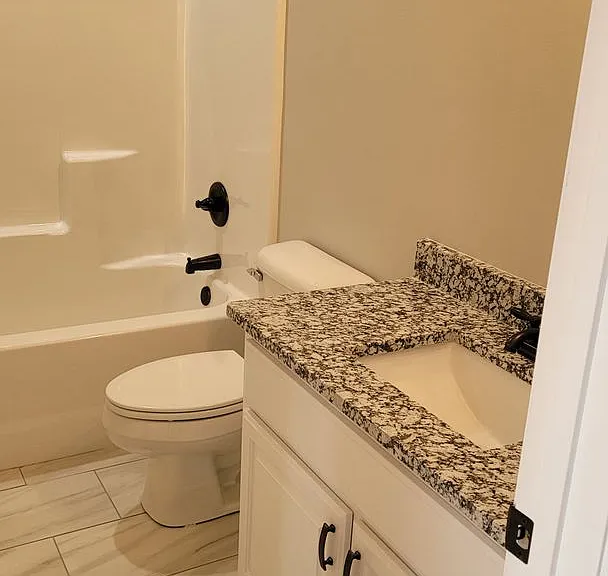 109 Jennie Dr — Photo 7