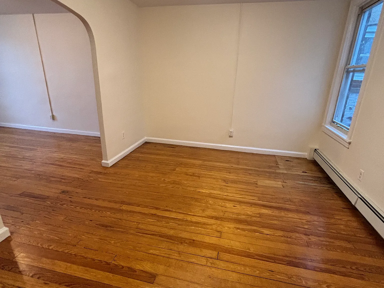 2 bed, 900 sqft, $2,400 — Photo 3