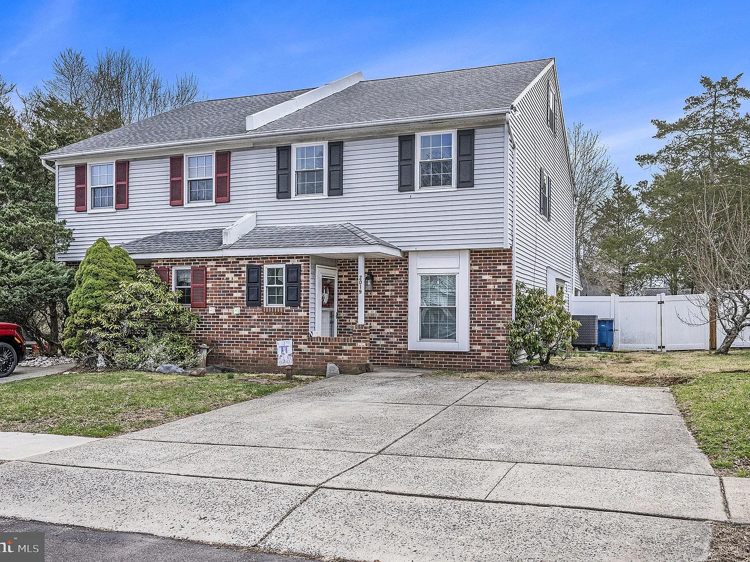3 bed, 3.0 bath, 1872 sqft, $2,750 — Photo 1