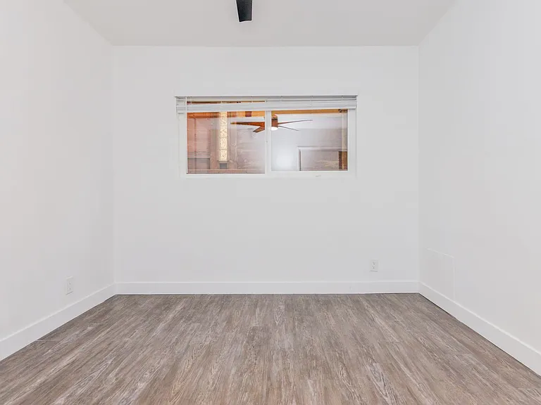 Pullman Lane Residences — Photo 38