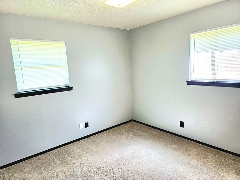106 Faye St #B — Photo 3