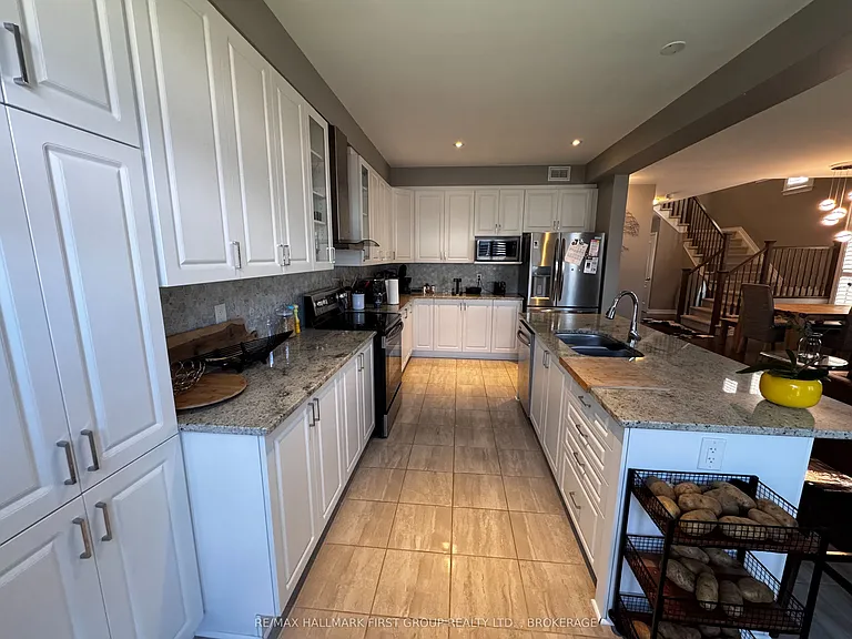 1098 Woodhaven Dr — Photo 13