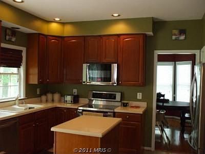 4th image of 527 Seven Trails Dr