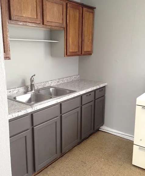 222 N Dewey St #1/2 — Photo 3