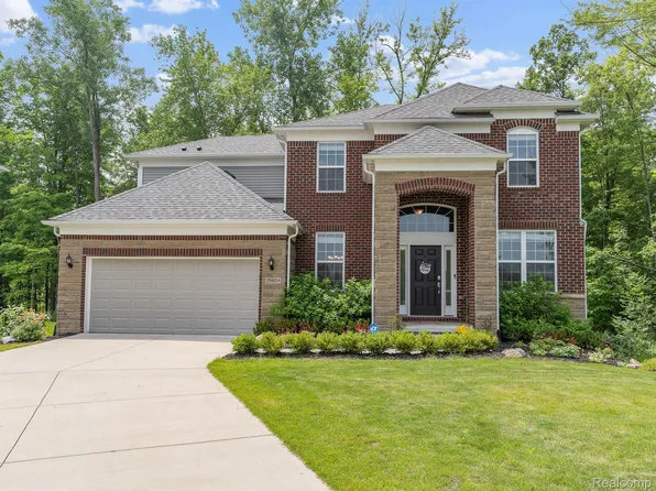 25624 Oberlin Ct, Novi, MI 48374