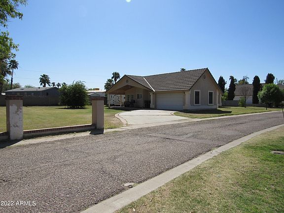3rd image of 1513 S 108th Way