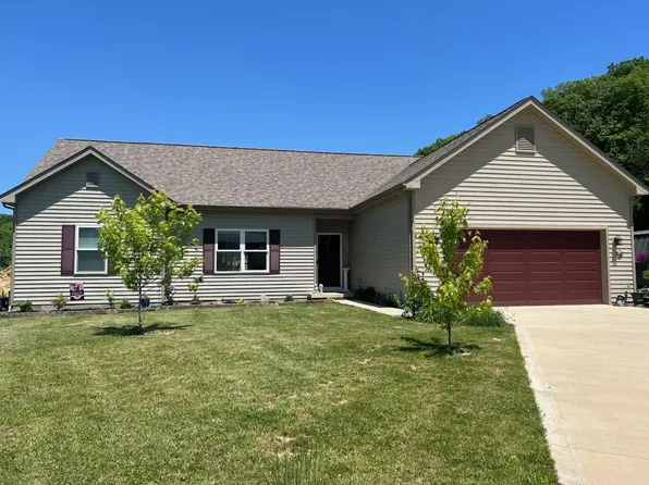 32388 Lilac Ln, Logan, OH 43138