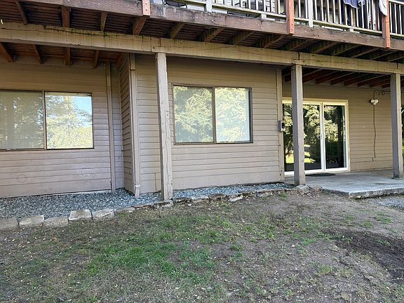 Outside view of the two bedrooms