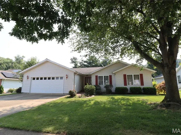 702 Poplar St, Greenville, IL 62246