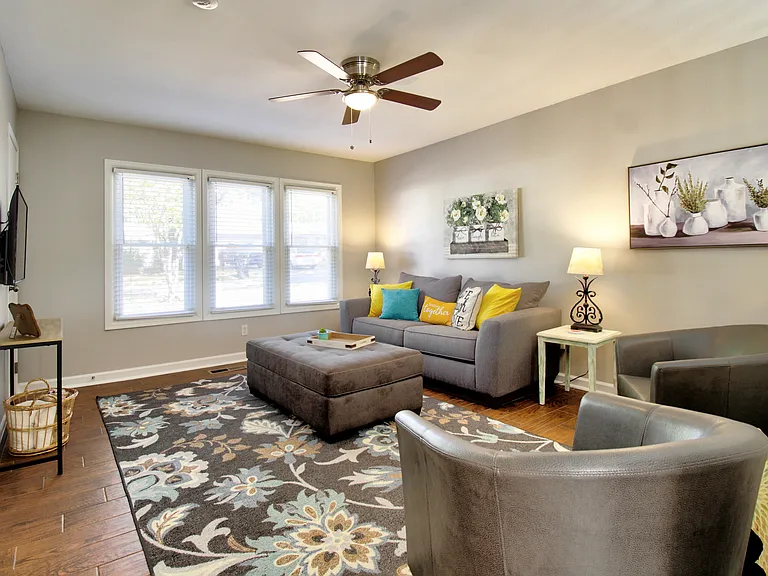 401 E Fort Worth St — Photo 33