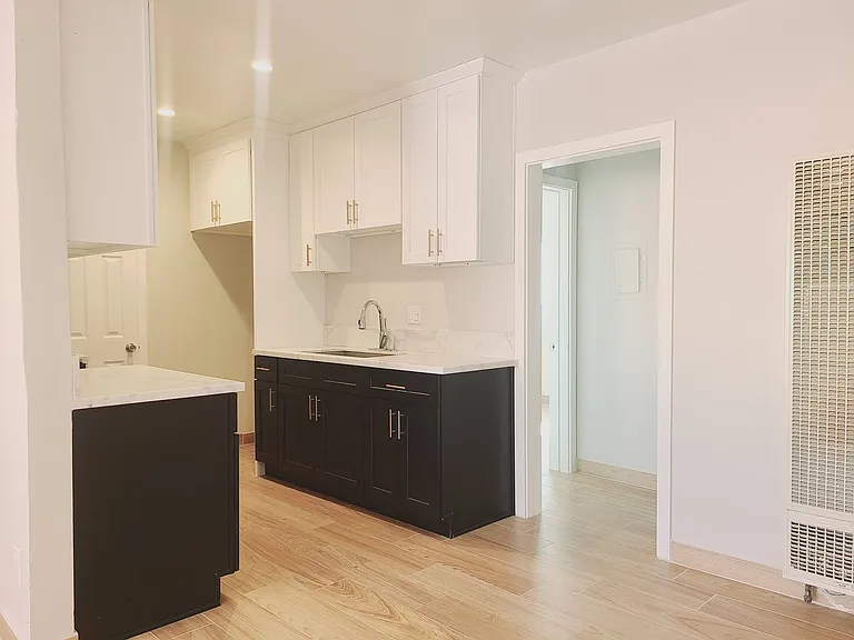 9949 Pinewood Ave — Photo 3