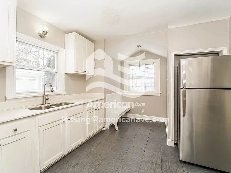 706052_007_kitchen_7.jpg