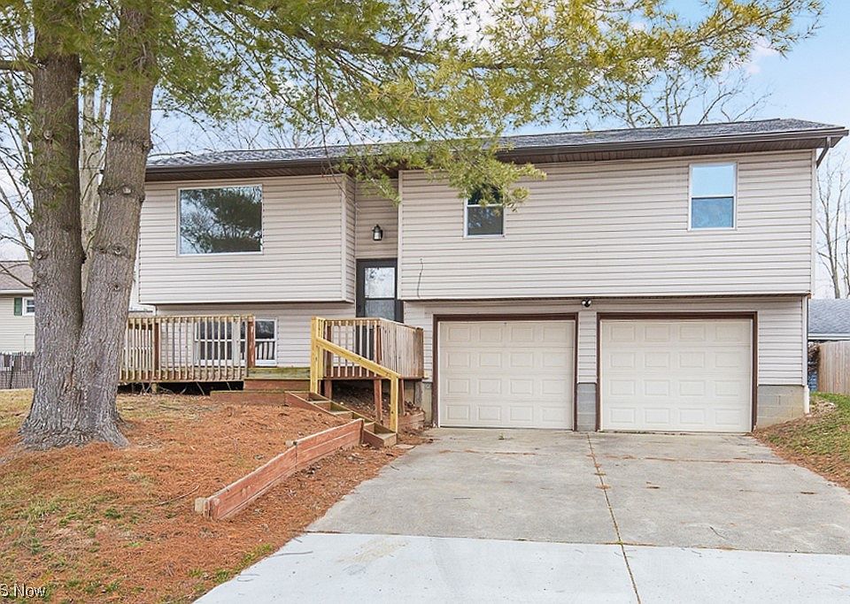 1st image of 372 Dawnshire Dr