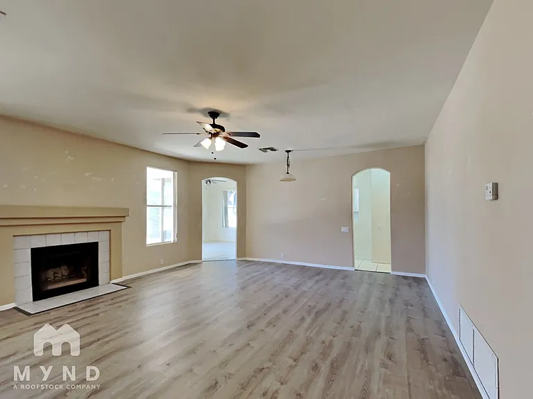 3434 W Desert Bend Loop — Photo 6