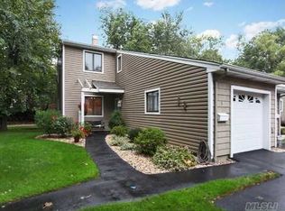1 W Neck Ct, Huntington, NY 11743