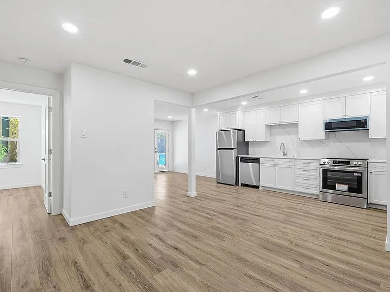 4816 Amesbury Dr #128 — Photo 12