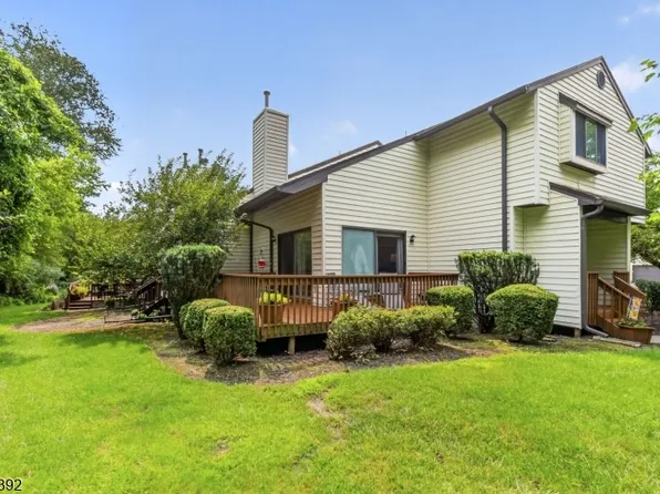 2 Eagle Dr, Hampton Twp., NJ 07860