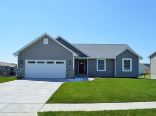 5564 Idaho, Bettendorf, IA 52722