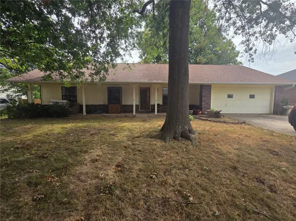 1441 Amy Cir, Springdale, AR 72762