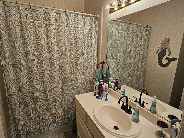 Full Bath 2