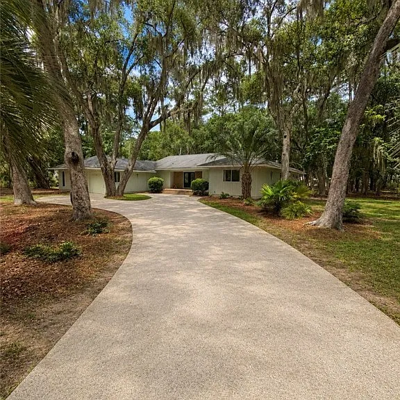 2 Abbott Ln — Photo 1