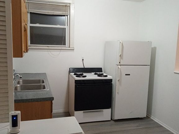 2nd image of 4731 Tod Ave APT 2A