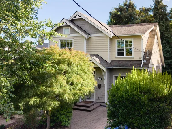 1115 Faithful St, Victoria, BC V8V 2R5