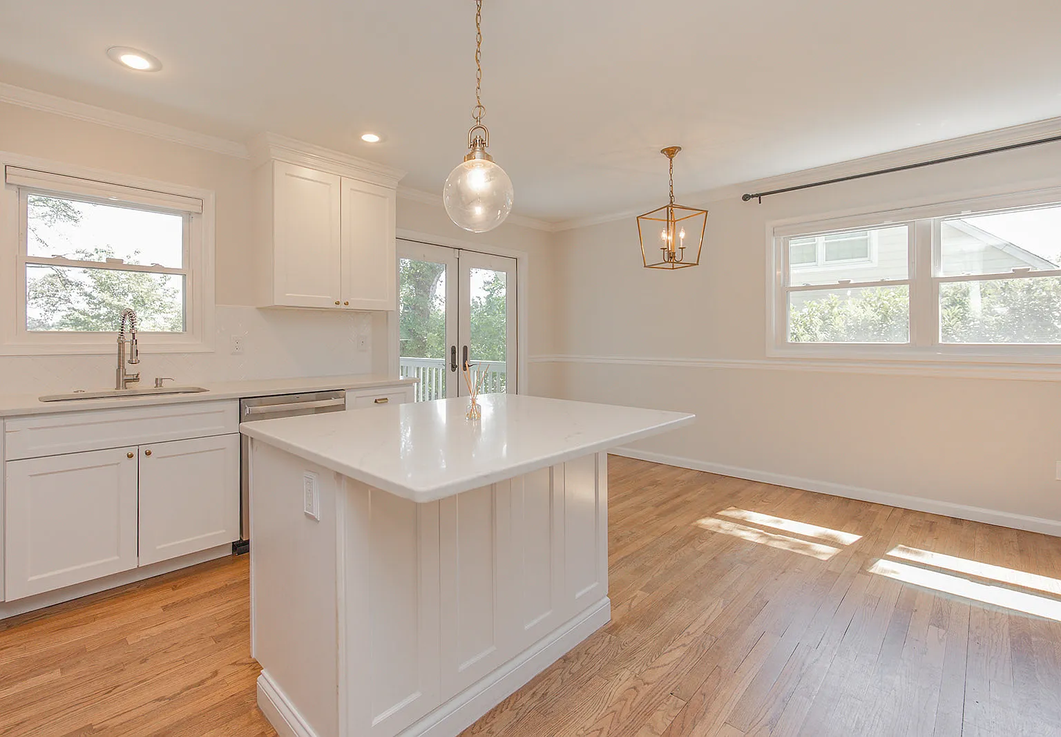 4 bed, 1976 sqft, $4,250 — Photo 4