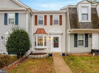 37 Alden Ct, Sterling, VA 20165