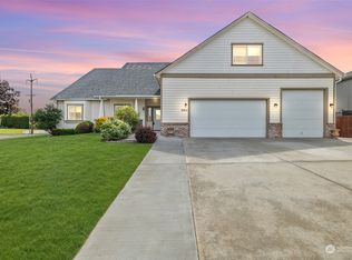 2911 N 65th Pl, Pasco, WA 99301