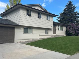 923 Riverbend Ct, Douglas, WY 82633