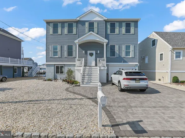 16 Willard Dr, Manahawkin, NJ 08050