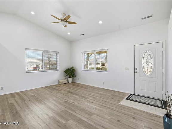 3rd image of 5676 N Pawnee Dr