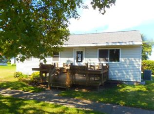 515 Vine St, Varna, IL 61375