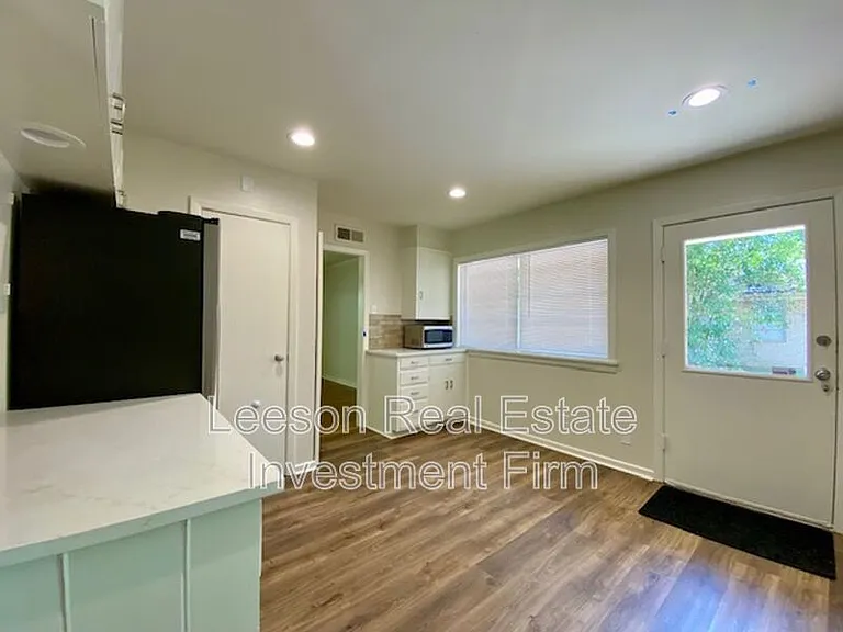 208 Bruce Ave — Photo 8