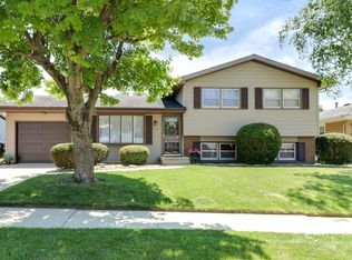 1817 Jacobssen Dr, Normal, IL 61761