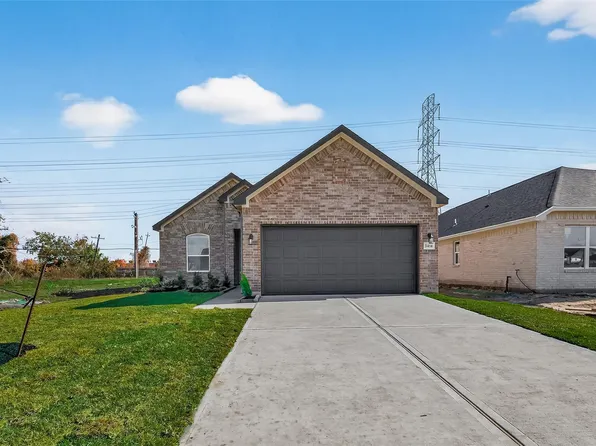 2119 Spring Hollow Dr, Baytown, TX 77521