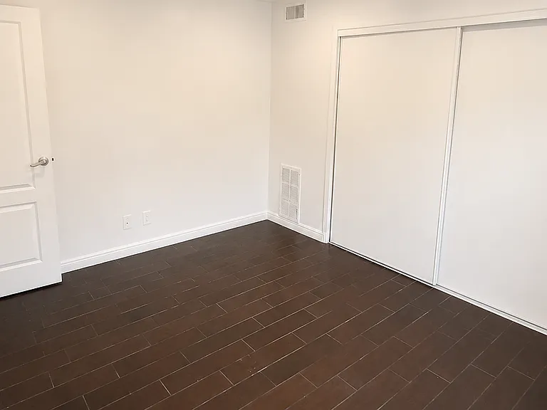 2626 Lynnwood St #3 — Photo 6