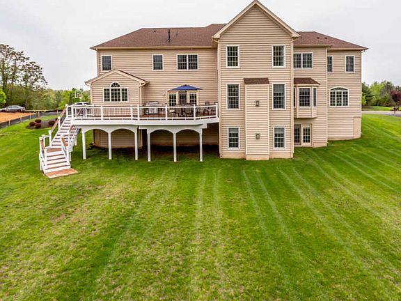 3rd image of 5174 Bonnie Brae Farm Dr