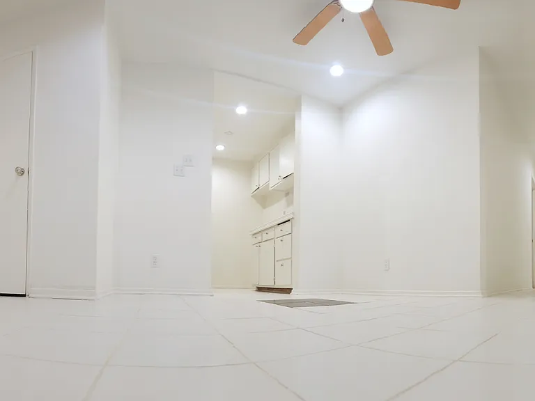 Cascade Pointe — Photo 49