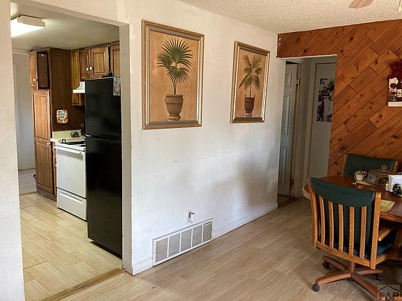 4th image of 220 Lake Ave
