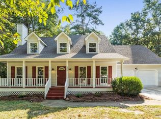 822 Pine Ridge Dr, Stone Mountain, GA 30087