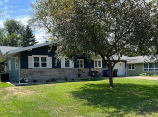 1133 8th Ave N, Clinton, IA 52732