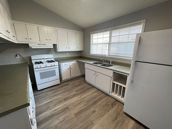 2nd image of 868 Von Blond Dr APT A