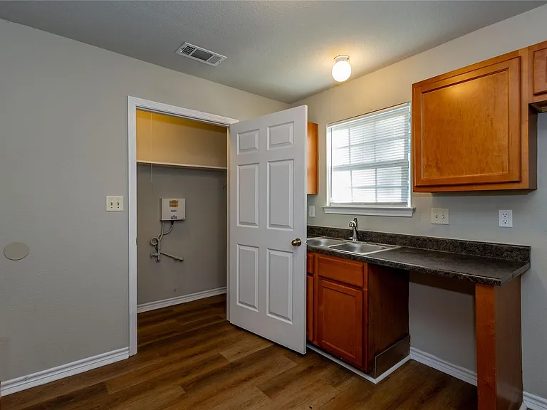 4120 Brandon St — Photo 10